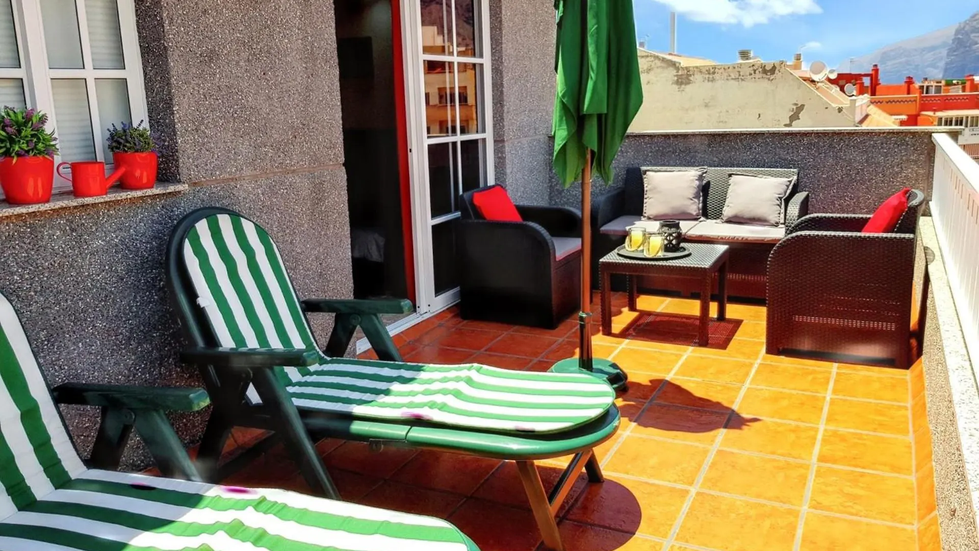 Modern Apartment In Puerto De Santiago - 65 Sqm - Mountain View  Puerto de Santiago (Tenerife)