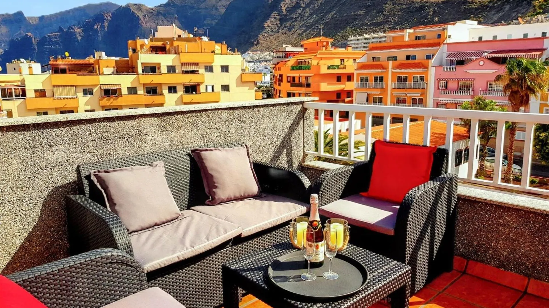 Modern Apartment In Puerto De Santiago - 65 Sqm - Mountain View